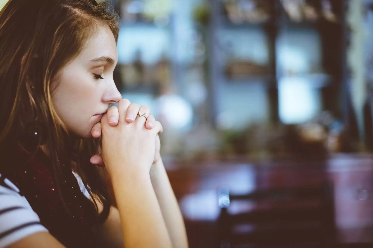 Samotna modlitwa we wspólnocie